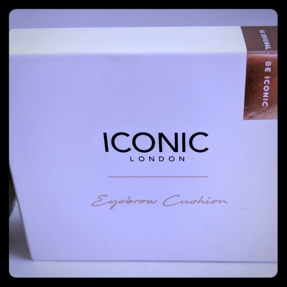 Iconic eyebrow cushion